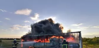 Gelibolu'da Devrilen Tırda Yangın Çıktı