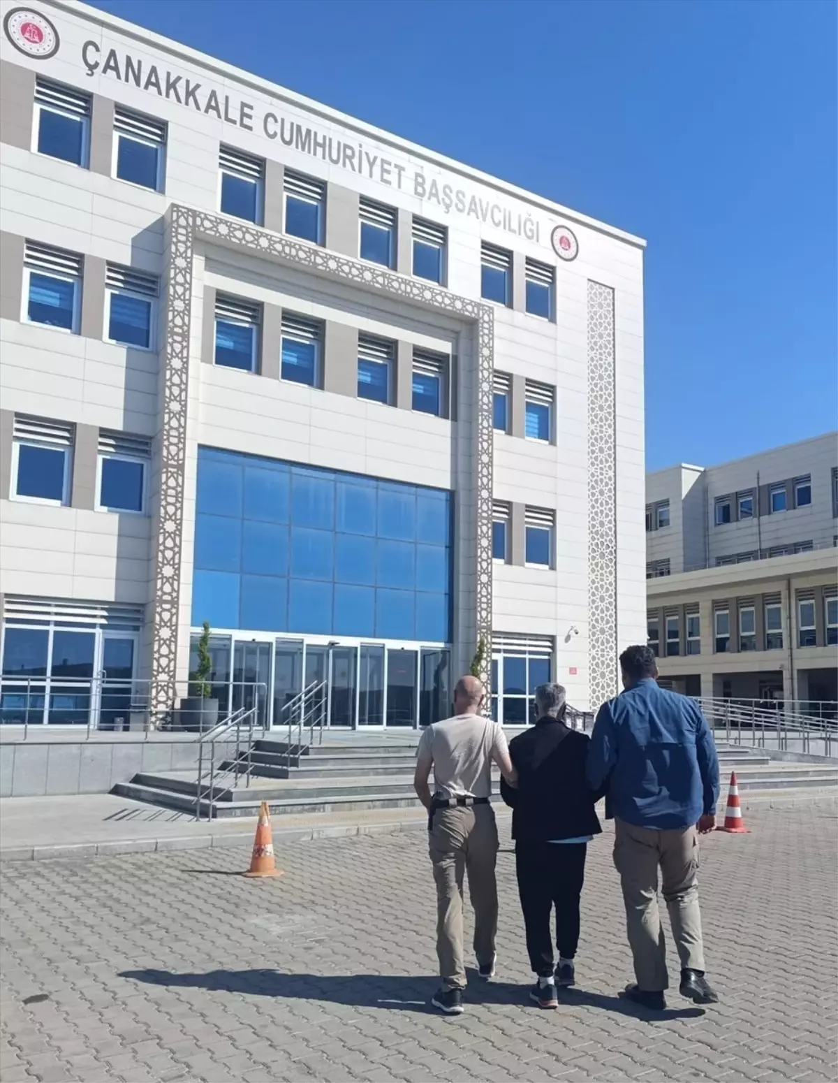 Çanakkale'de Hakkında Hapis Cezası Bulunan Firari Hükümlü Yakalandı