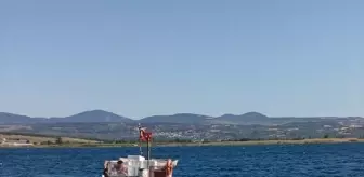 Çanakkale'de Makine Arızası Yapan Tekne Kurtarıldı