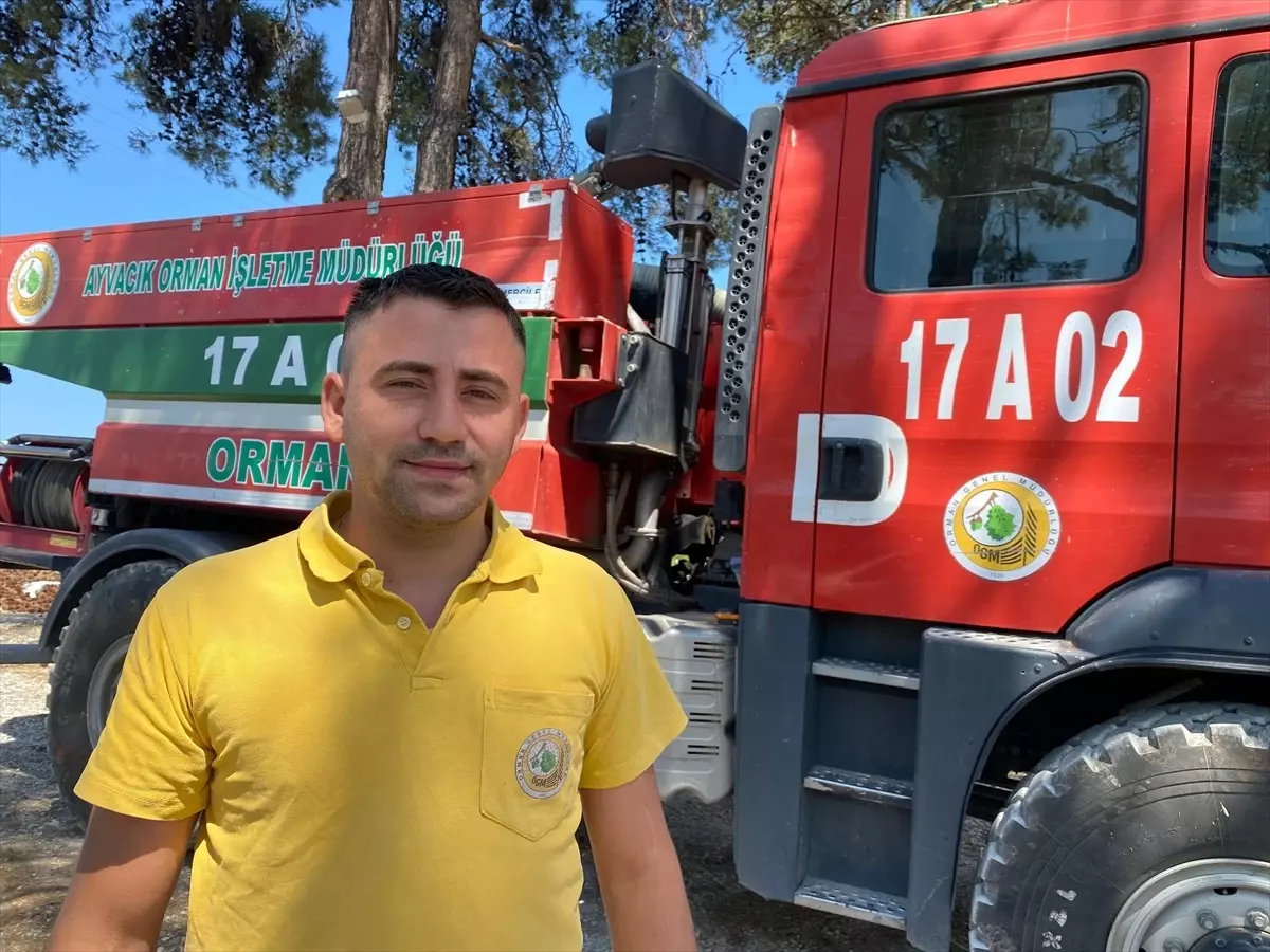 Orman İşçisinden Duyarlı Davranış: Kertenkeleyi Yangından Kurtardı