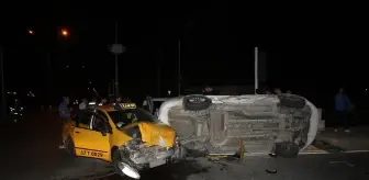 Çanakkale'de Taksi ile Otomobil Çarpıştı: 8 Yaralı