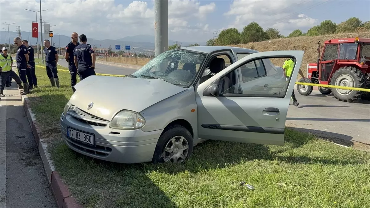 Çanakkale'de Tır-Otomobil Çarpıştı: 1 Ölü, 2 Yaralı