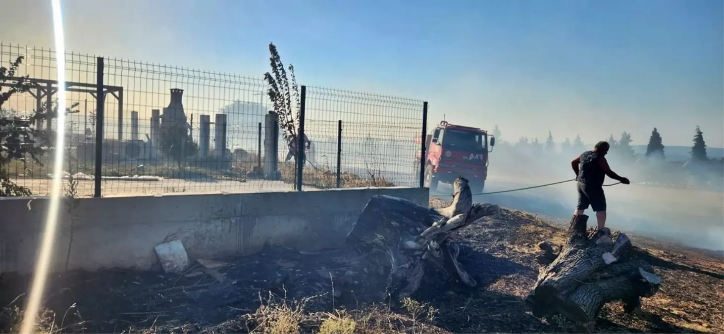 Çanakkale'nin Gelibolu İlçesinde Yangın Kontrol Altına Alındı