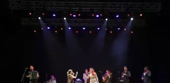 Candan Erçetin ve Barcelona Gipsy Balkan Orchestra İlk Kez Buluştu