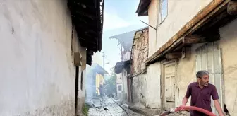 Çankırı'da Metruk Evde Yangın Çıktı