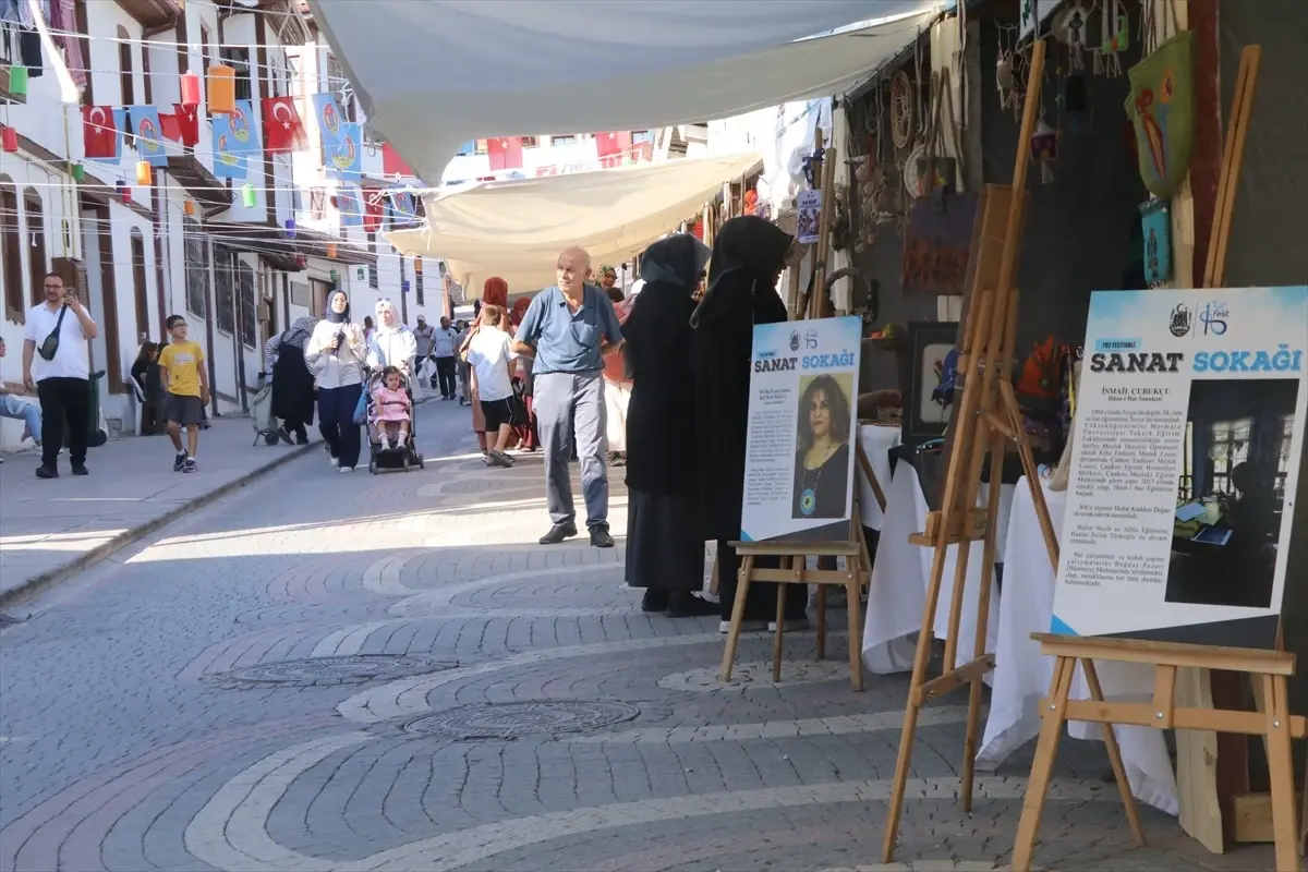 Çankırı'da 4. Uluslararası Tuz Festivali Kapsamında Sanat Sokağı Açıldı