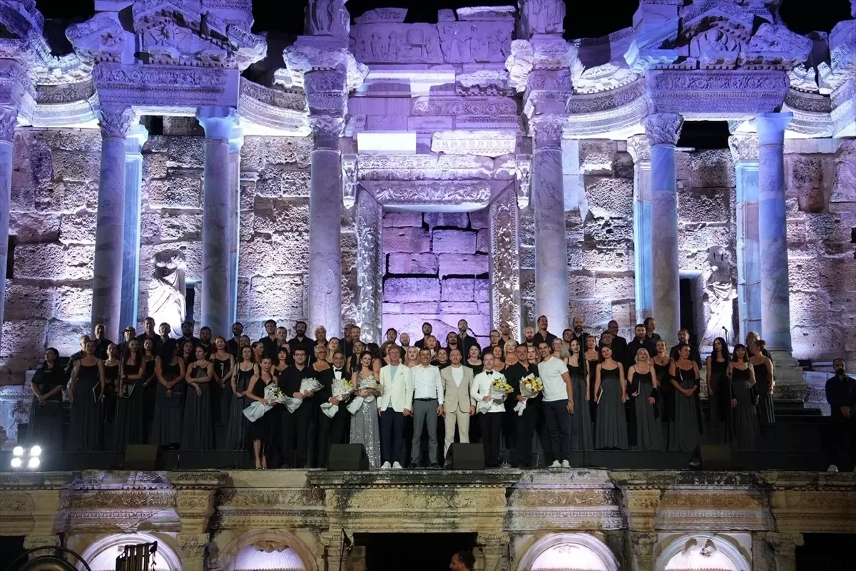 Denizli'de 'Carmina Burana' Balesi Sanatseverlerle Buluştu