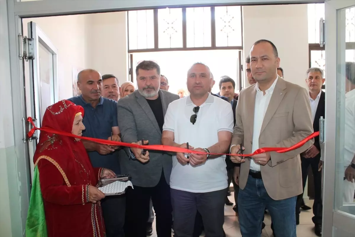 Afyonkarahisar'da Karma El Sanatları Sergisi Açıldı