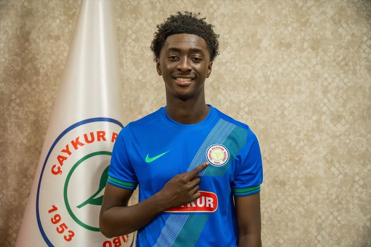 Çaykur Rizespor, Jesurun Rak-Sakyi'yi Kiraladı