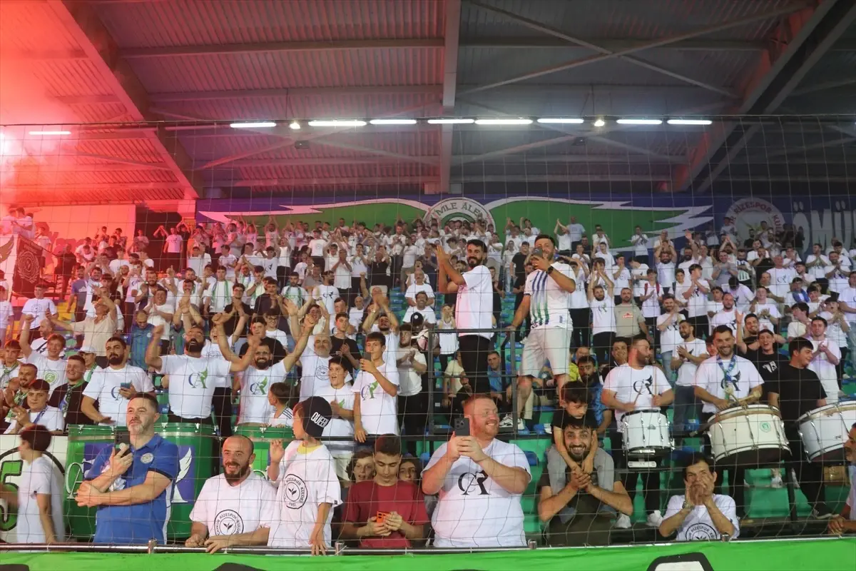 Çaykur Rizespor Taraftarlarıyla Buluştu