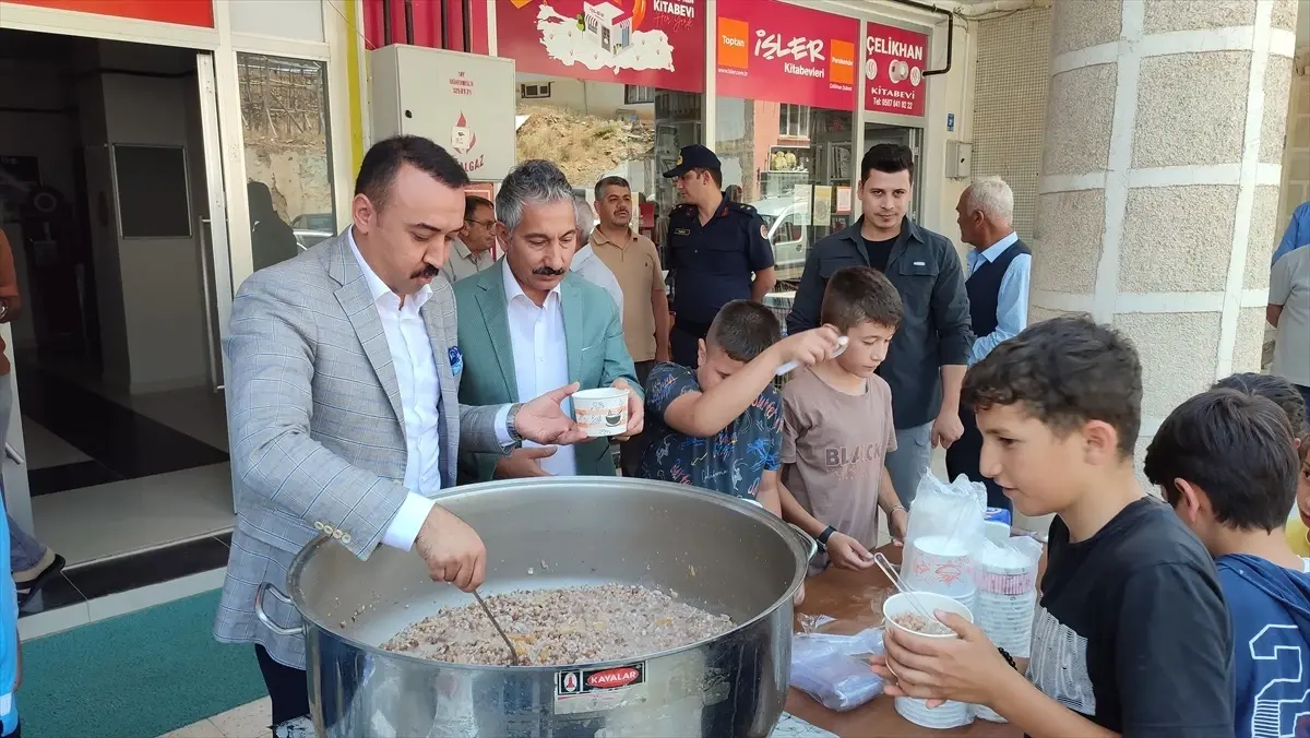 Çelikhan'da Cuma Namazı Öncesi Aşure İkramı