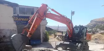 Çemişgezek'te Mahalle Yolları Onarılıyor
