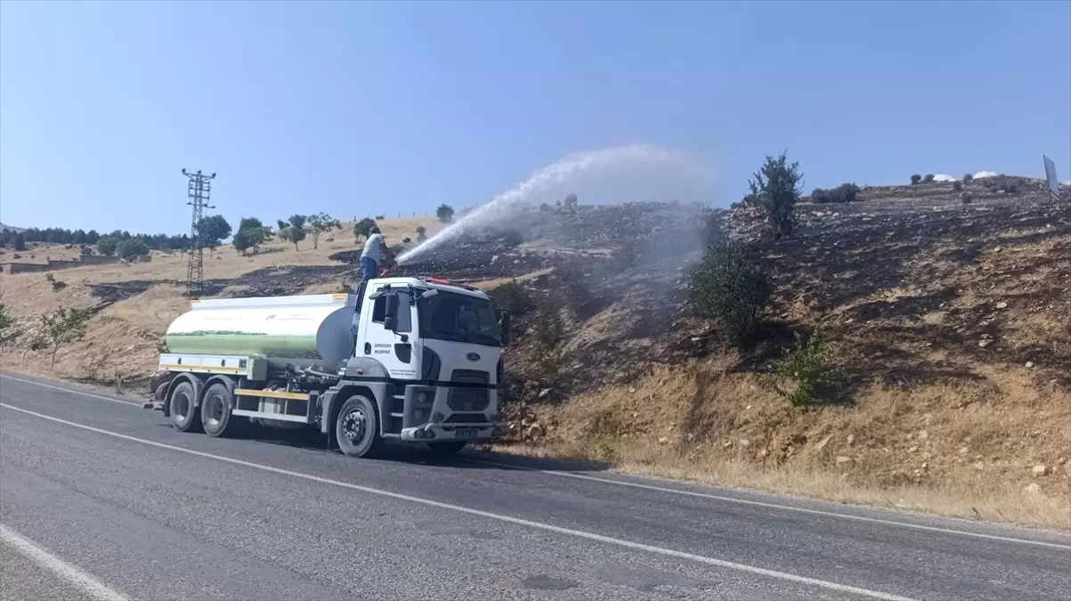 Çemişgezek'te Kuru Ot Yangını Söndürüldü