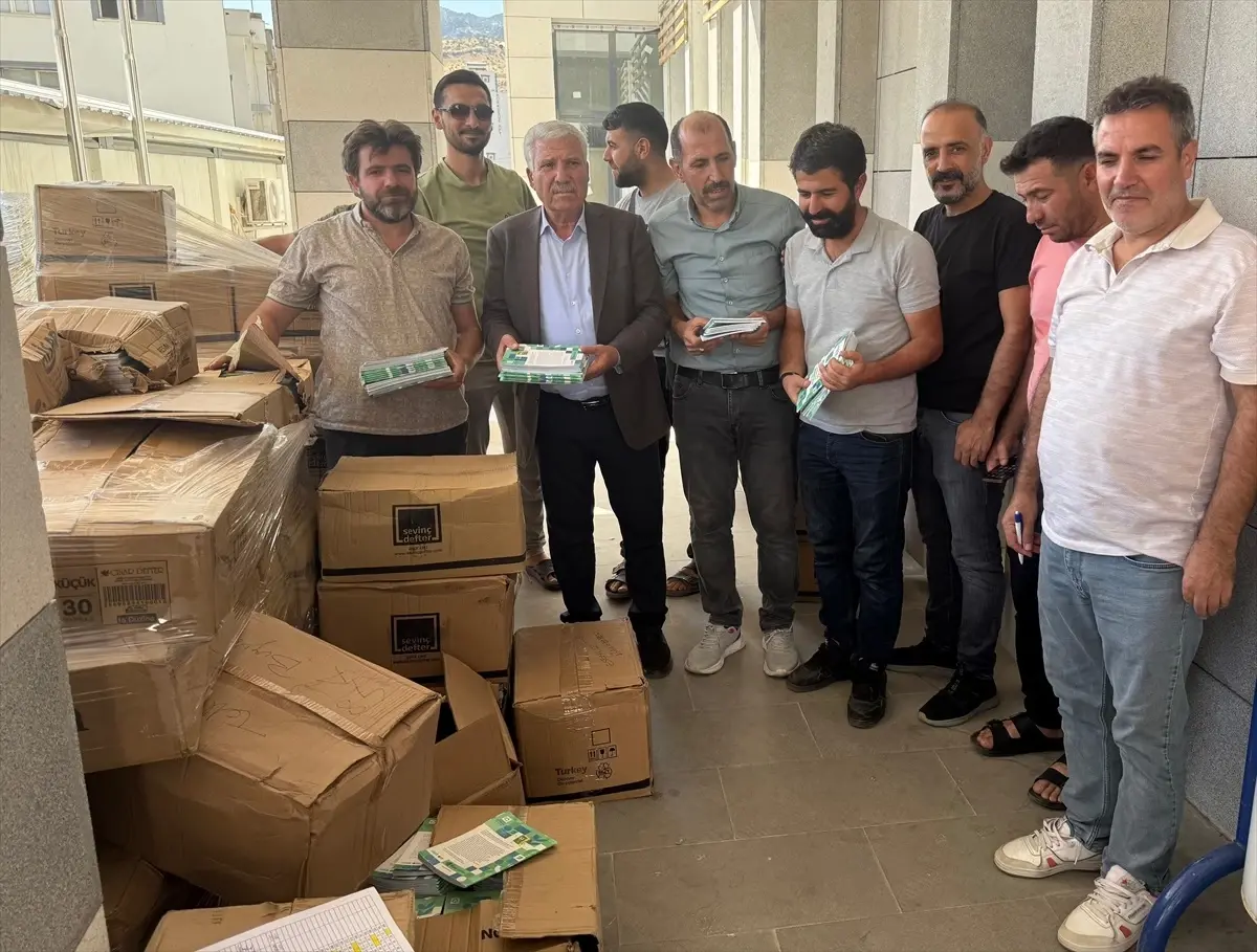 Diyarbakır'da Öğrencilere Kırtasiye Yardımı