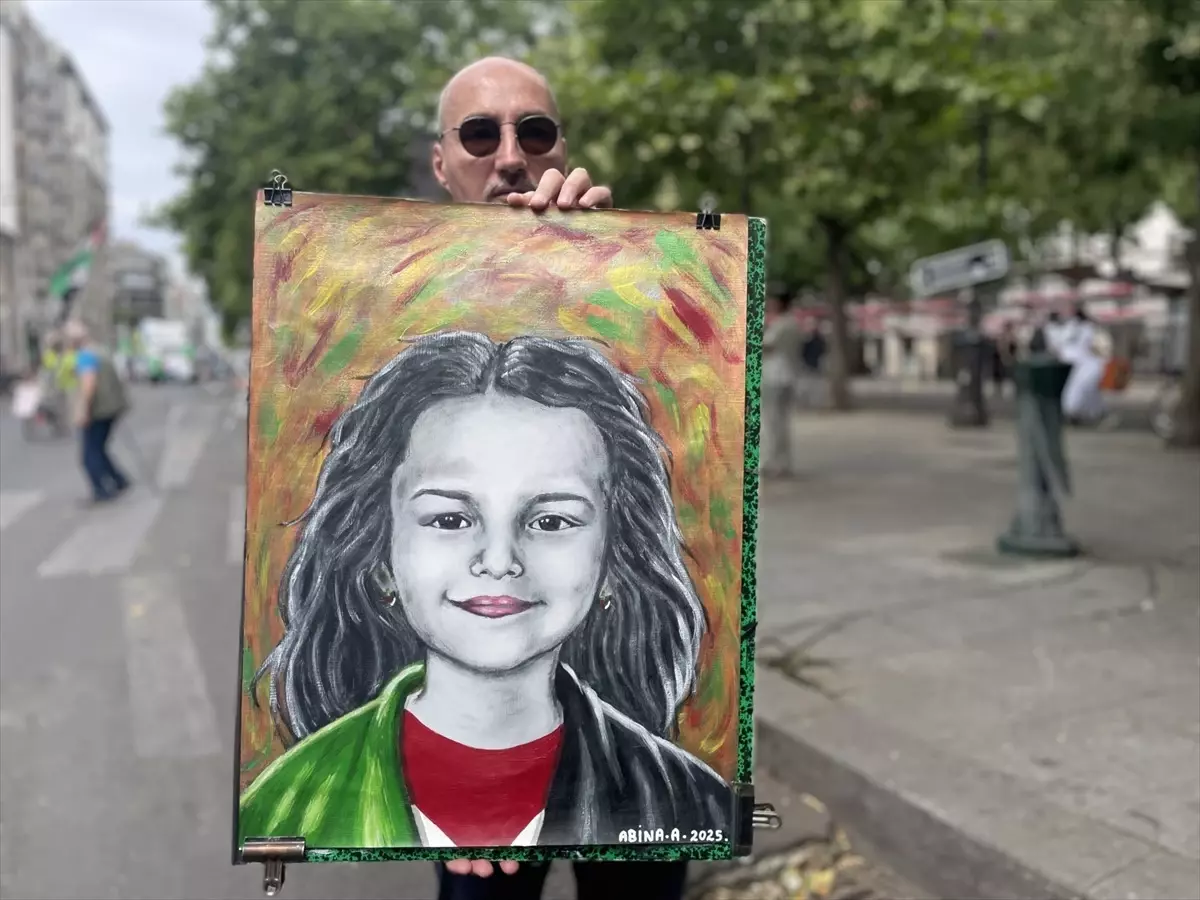 Cezayirli Sanatçı Aboulhak Abina, Gazze'deki Soykırımı Resimlerle Anlatıyor