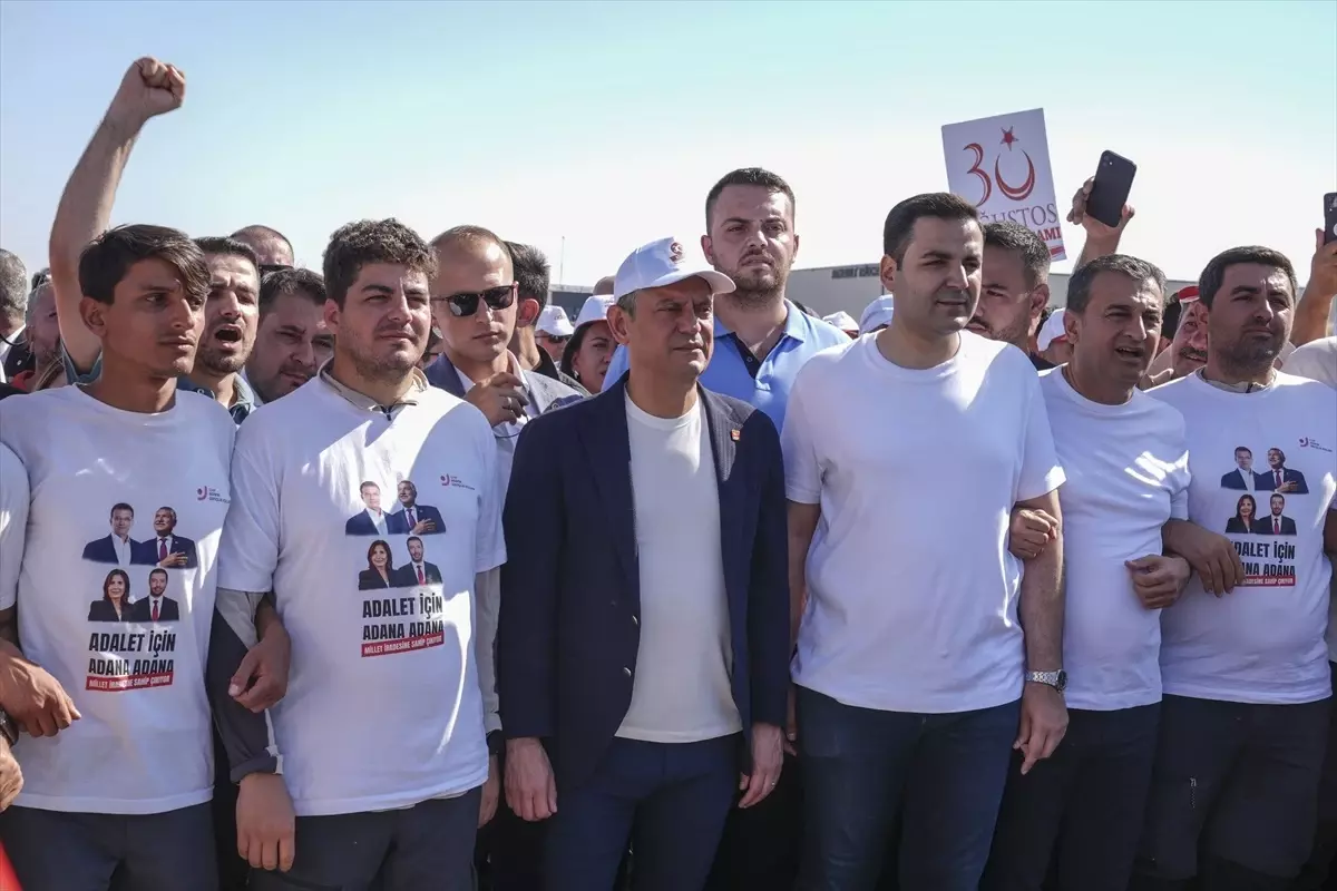 Özgür Özel: 'Başkanlarımızın arkasındayız, adalet arayışı sürecek'