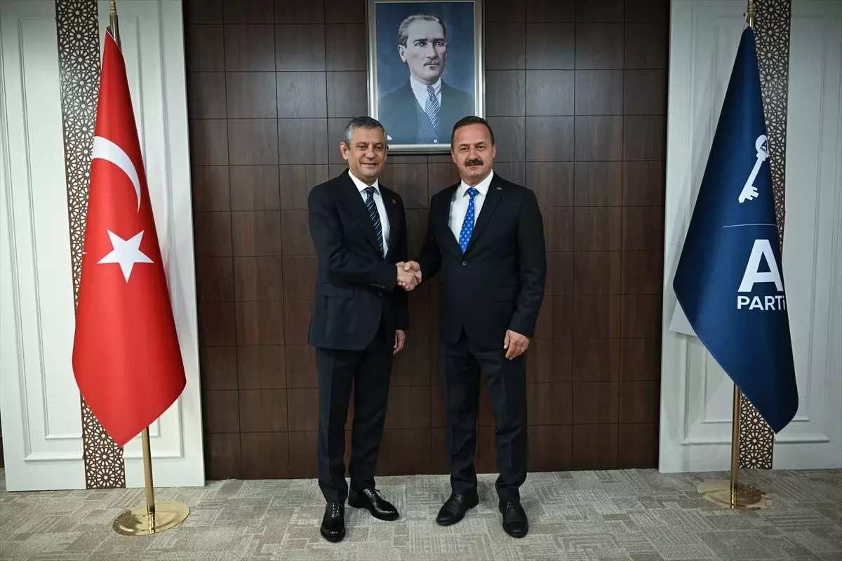 CHP Genel Başkanı Özel, Anahtar Parti Genel Başkanı Ağıralioğlu'nu ziyaret etti