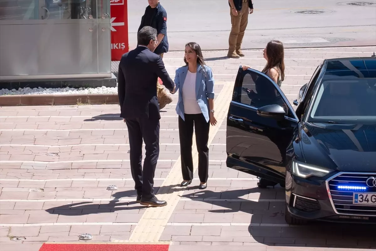 CHP Genel Başkanı Özel, DEM Parti Eş Genel Başkanı Hatimoğulları ile görüştü Açıklaması