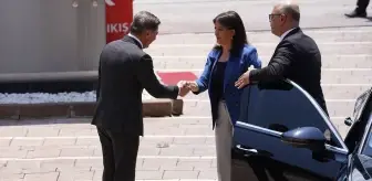 Özgür Özel, DEM Parti Heyetini Kabul Etti
