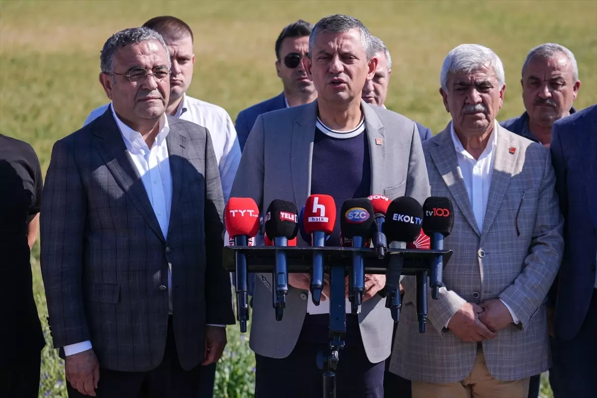 Özgür Özel, İmamoğlu'nu Cezaevinde Ziyaret Etti