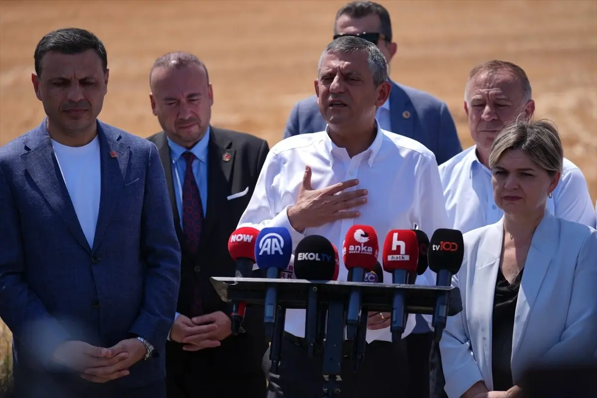 CHP Genel Başkanı Özgür Özel, İmamoğlu ve Diğer Tutukluları Ziyaret Etti