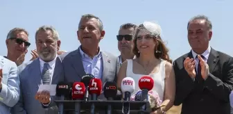 Özgür Özel, İmamoğlu'nu Ziyaret Etti ve Cezaevindeki Nikahda Şahitlik Yaptı