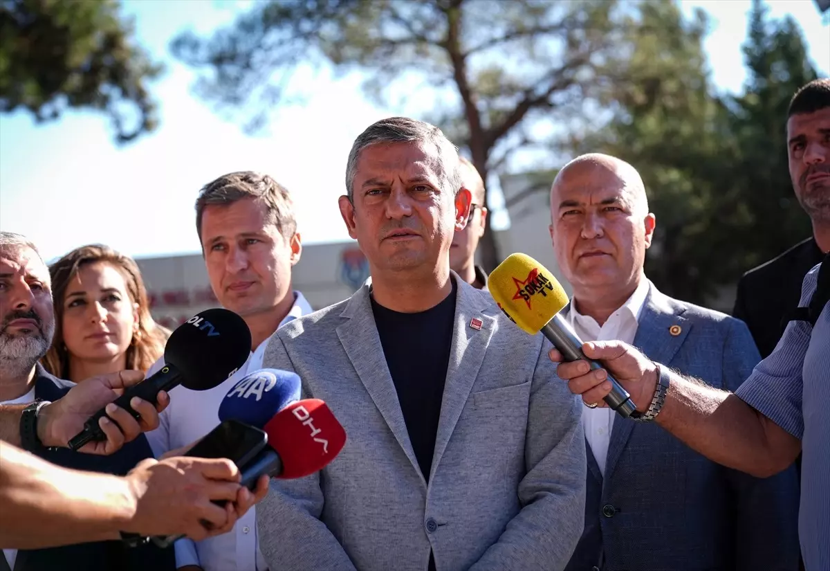 CHP Genel Başkanı Özgür Özel, Tutuklu Partilileri Ziyaret Etti