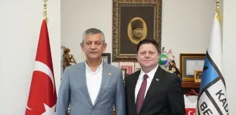 Özgür Özel Kadıköy Belediyesi'ni Ziyaret Etti
