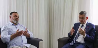 CHP Genel Başkanı Özel, Elazığ'da şehit Sefer Alan'ın ailesini ziyaret etti