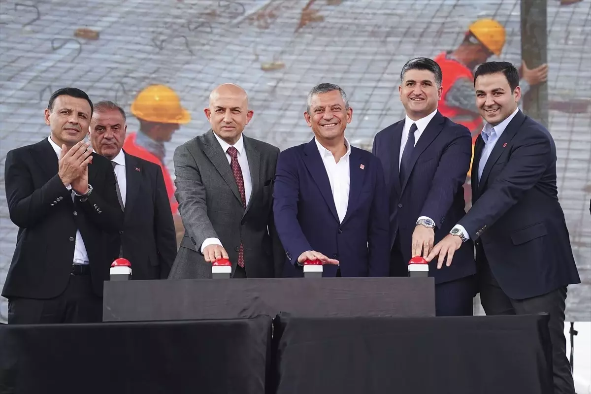 CHP Genel Başkanı Özgür Özel, Ataşehir’de Kreş ve Yurt Açılışlarına Katıldı