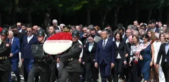 CHP Genel Başkanı Özel, Lozan Barış Antlaşması'nın 102. yılı dolayısıyla Anıtkabir'i ziyaret etti
