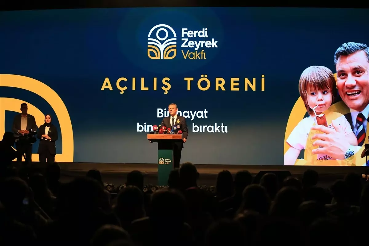 CHP Genel Başkanı Özel, Manisa'da Ferdi Zeyrek Vakfı'nı açtı Açıklaması