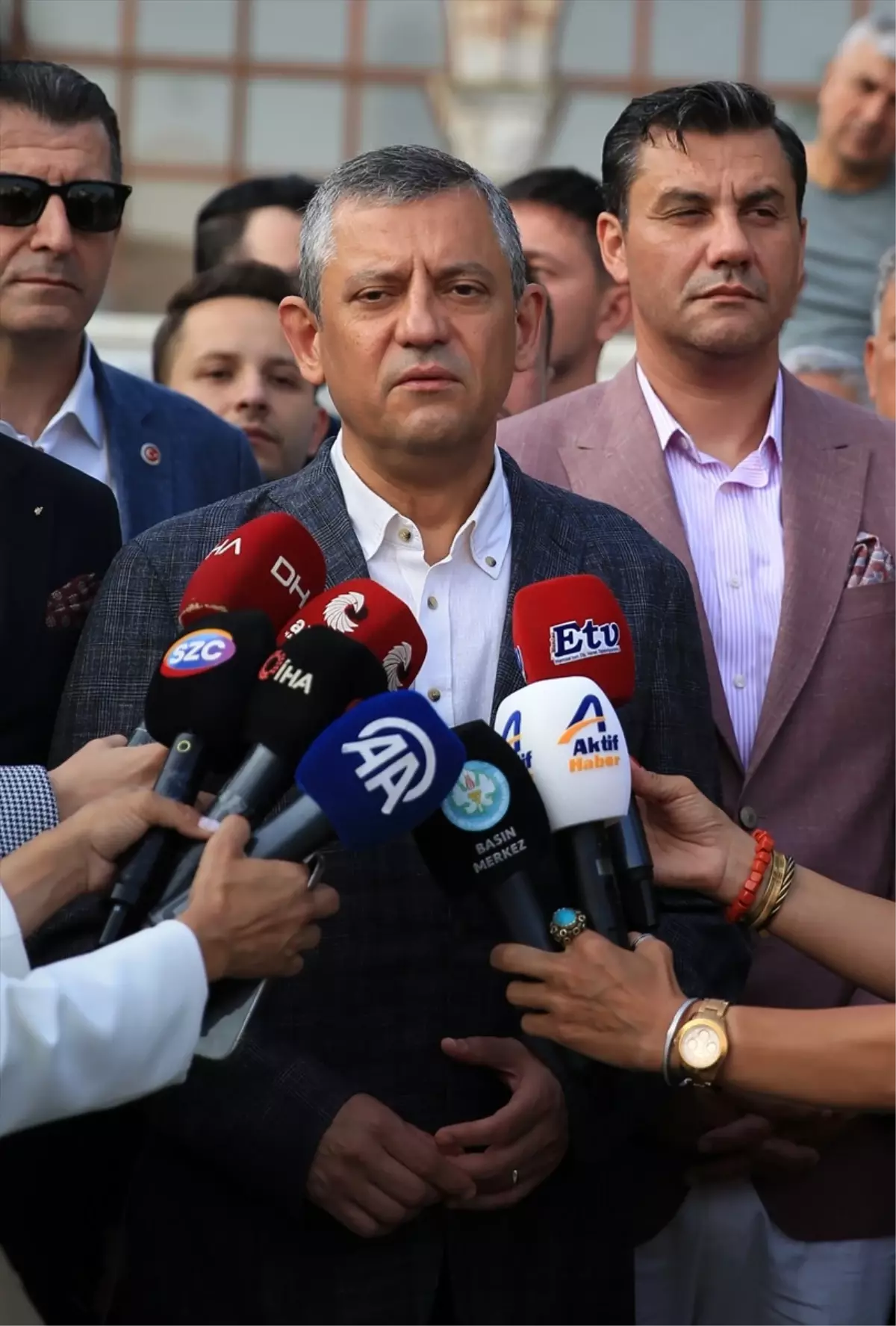 Özgür Özel, Kurban Bayramı'nda Haksızlıkları Eleştirdi