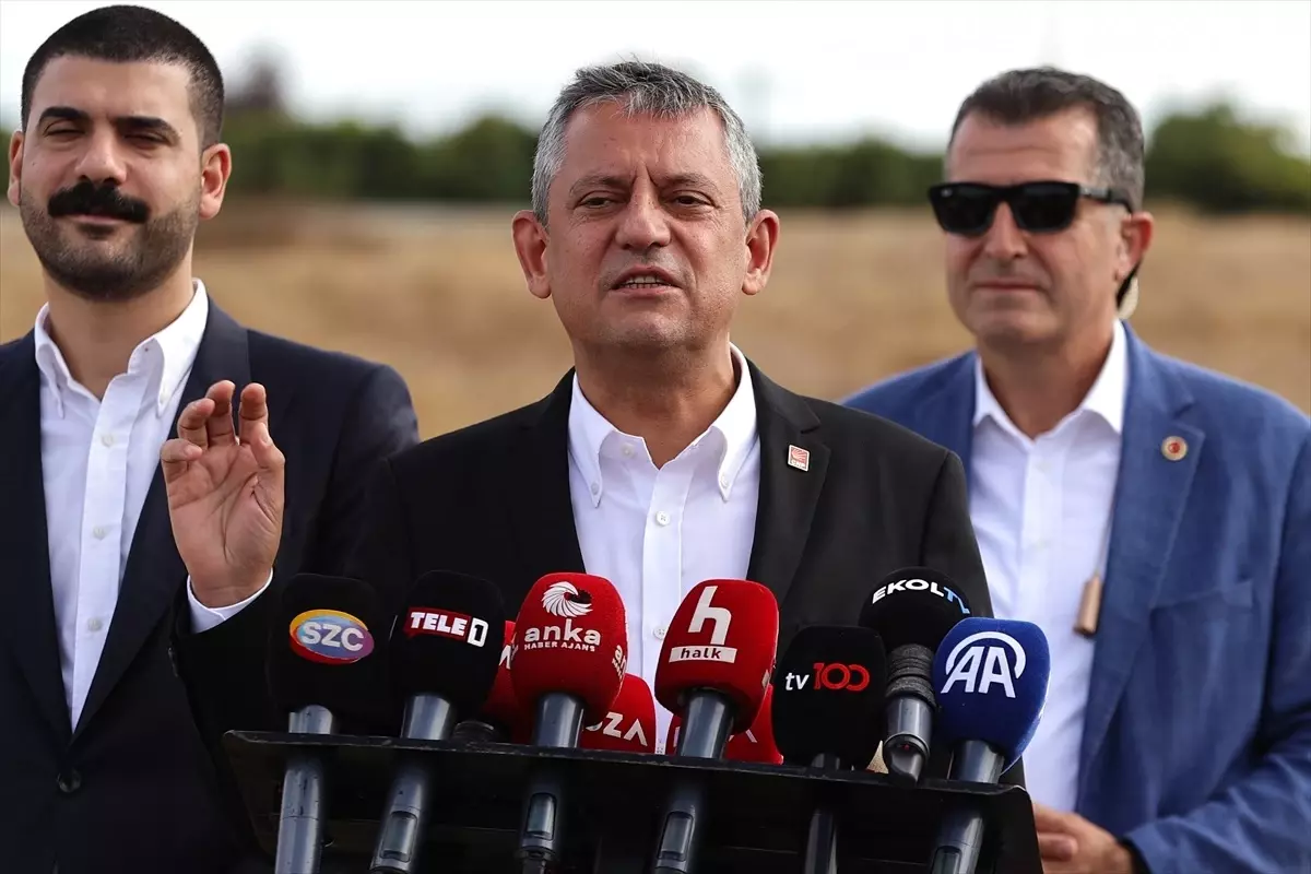 Özgür Özel, İmamoğlu ve Tutukluları Ziyaret Etti