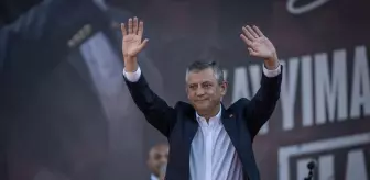 Özgür Özel'den CHP ve Demokrasi Savunusu