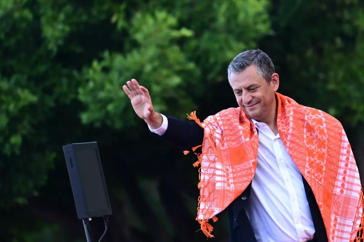 Özgür Özel: CHP, Emperyalistlere Karşı Milletinin Yanında Dimdik Ayaktadır