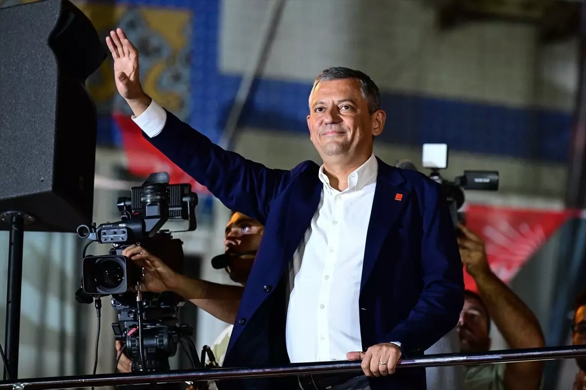CHP Genel Başkanı Özel, partisinin Bayrampaşa mitinginde konuştu Açıklaması