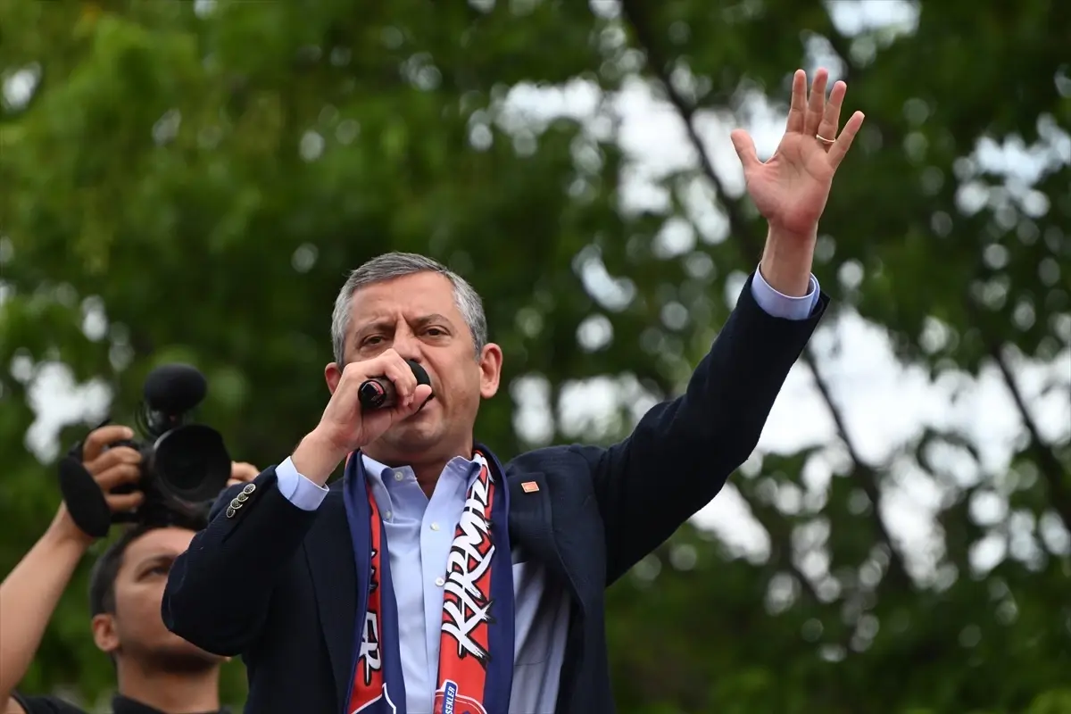 Özgür Özel: CHP Mağdurların Tek Umudu