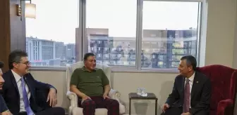 CHP Genel Başkanı Özgür Özel, Yaralanan Murat Emir'i Hastanede Ziyaret Etti