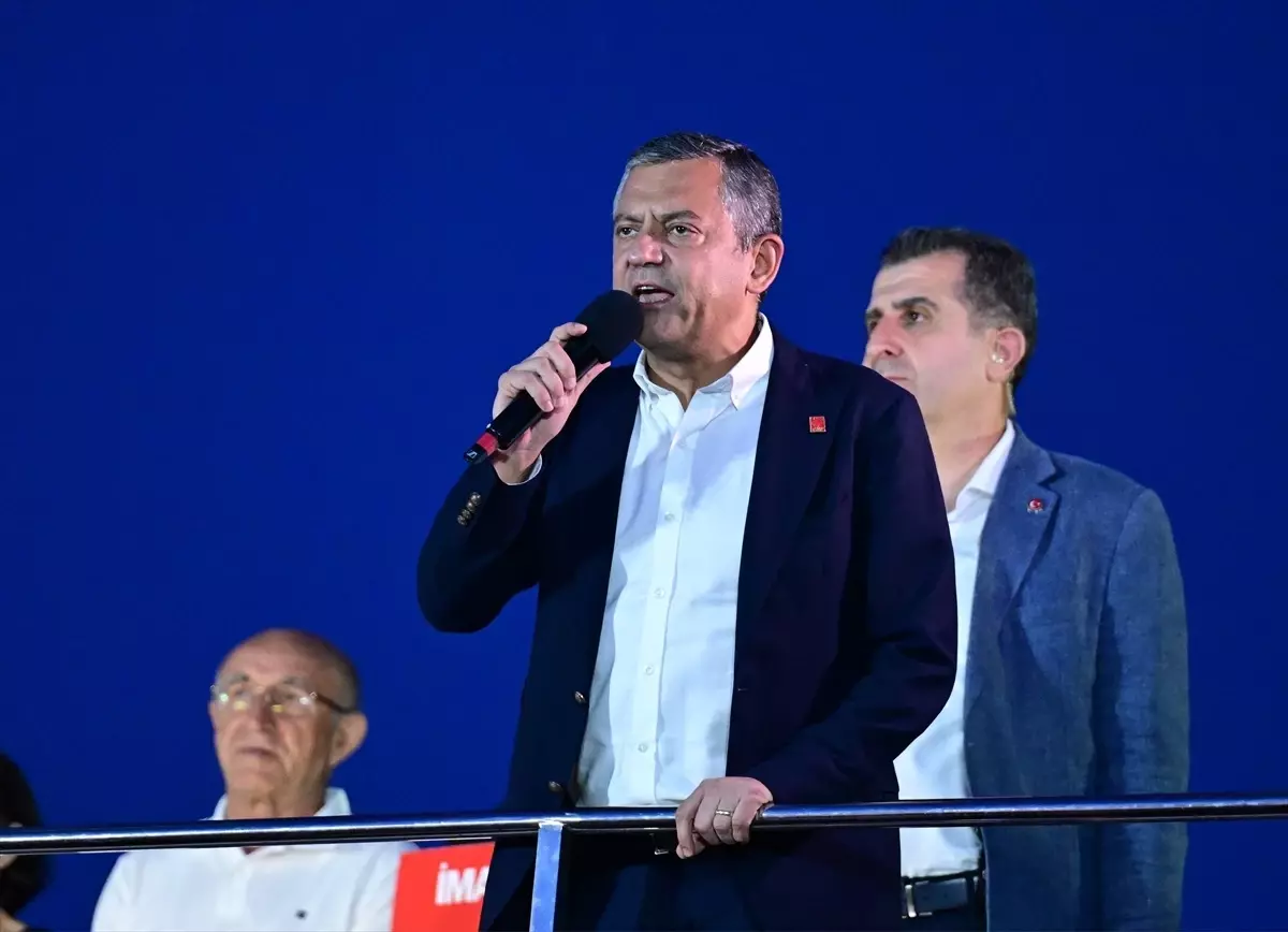 Özgür Özel, Kartal'da Yolsuzluklar ve Seçim Vaatlerini Ele Aldı