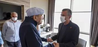 Özgür Özel, Babalar Günü'nde Önceki Genel Başkanları Unutmadı