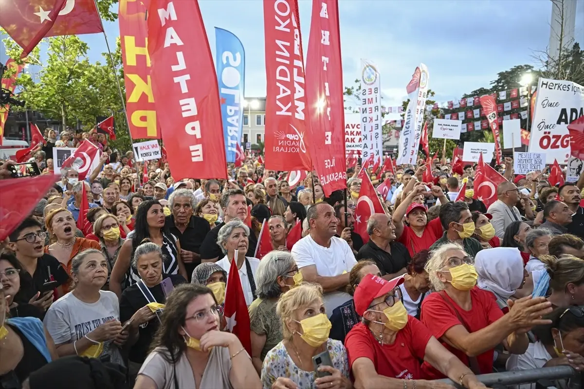 Özgür Özel, Şile'de Yolsuzluk İddialarını Reddetti