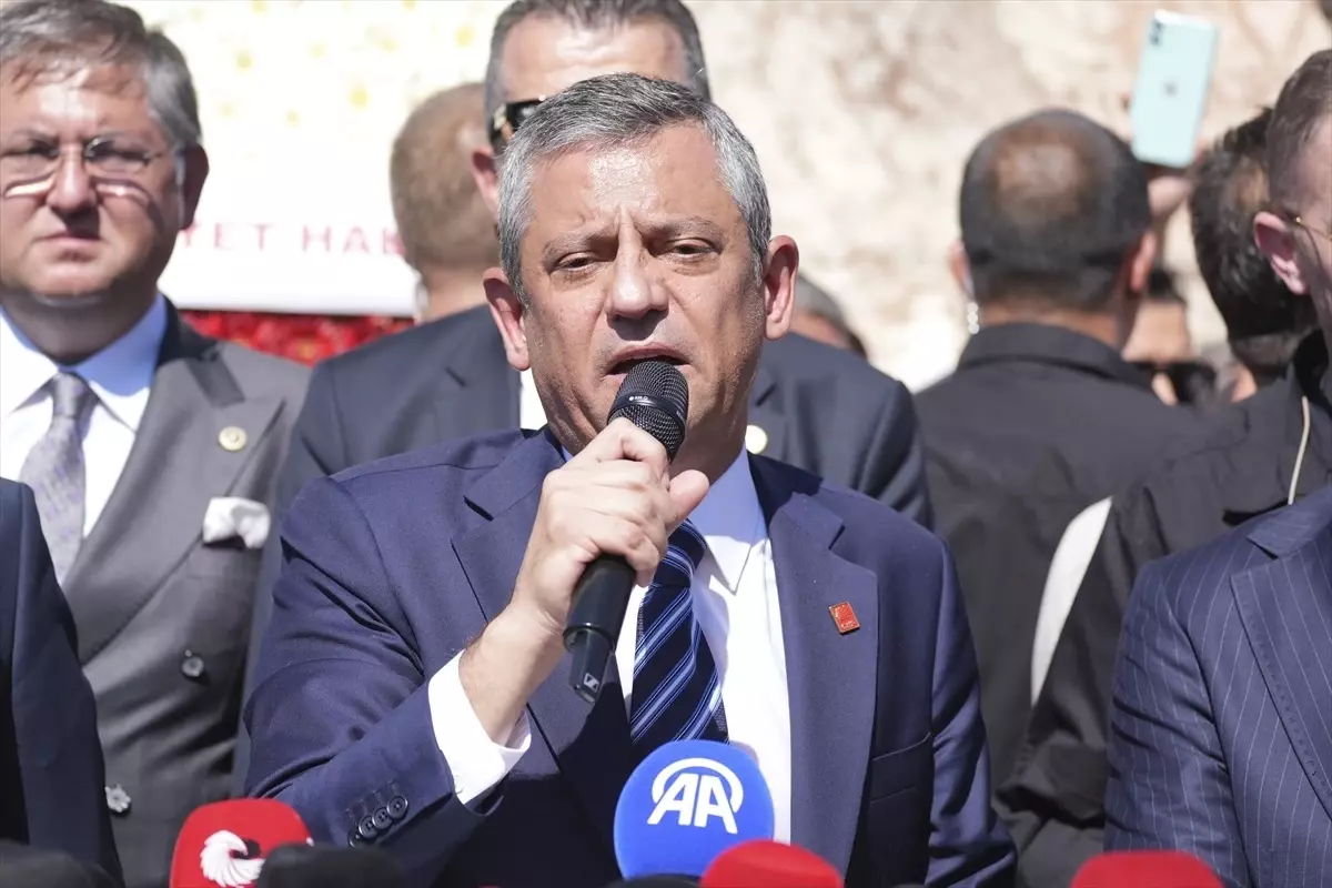 CHP Genel Başkanı Özgür Özel, Partinin Birliği ve Dayanışması Üzerine Konuştu