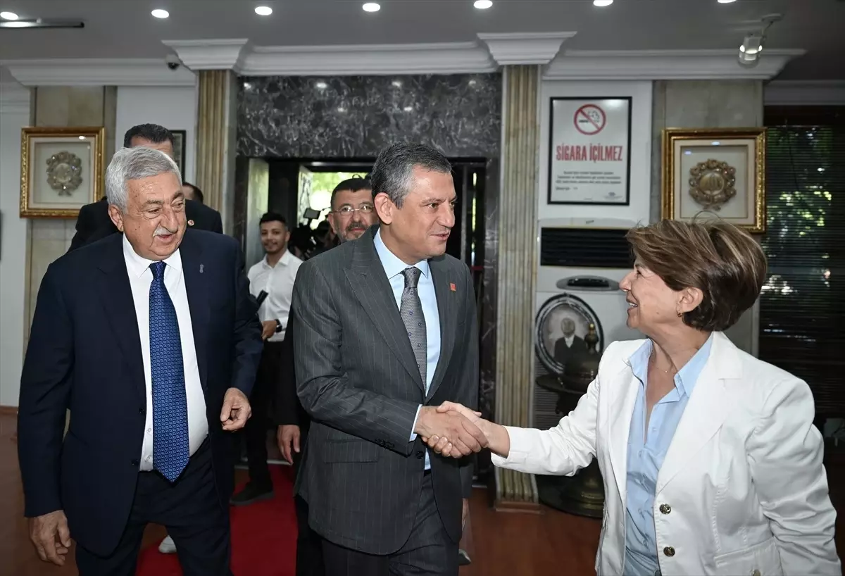 Özgür Özel: Asgari Ücret Artışında Esnaf Desteklenmeli