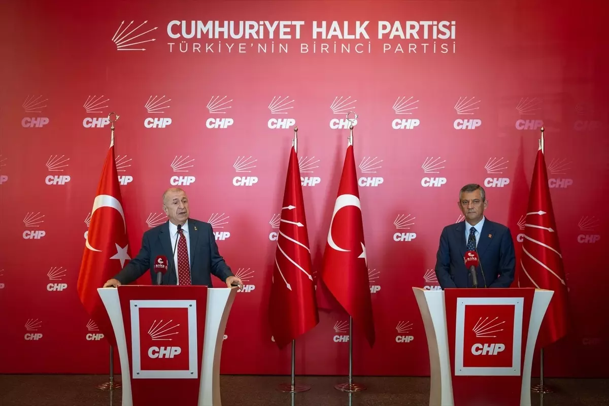 Özgür Özel ve Ümit Özdağ'dan Ortak Basın Toplantısı
