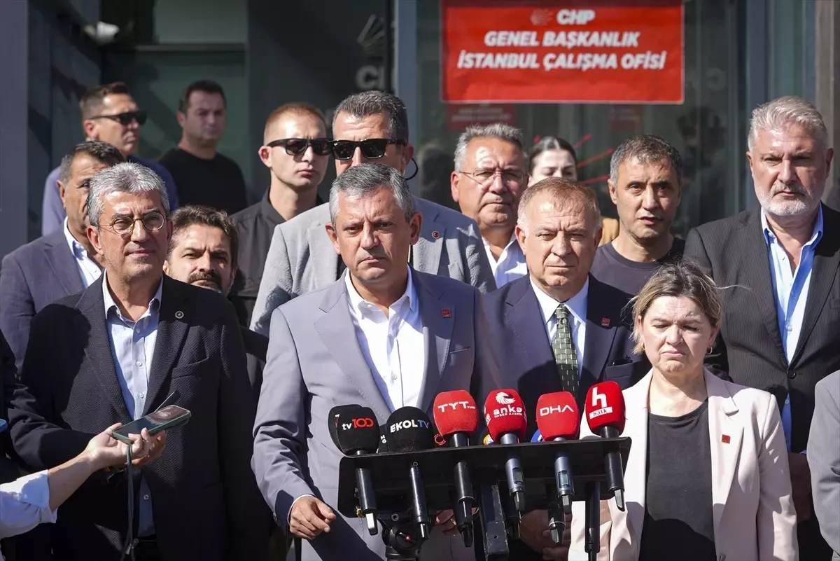 Özgür Özel, CHP'nin Program Kurultayı Sonrası Stratejilerini Açıkladı