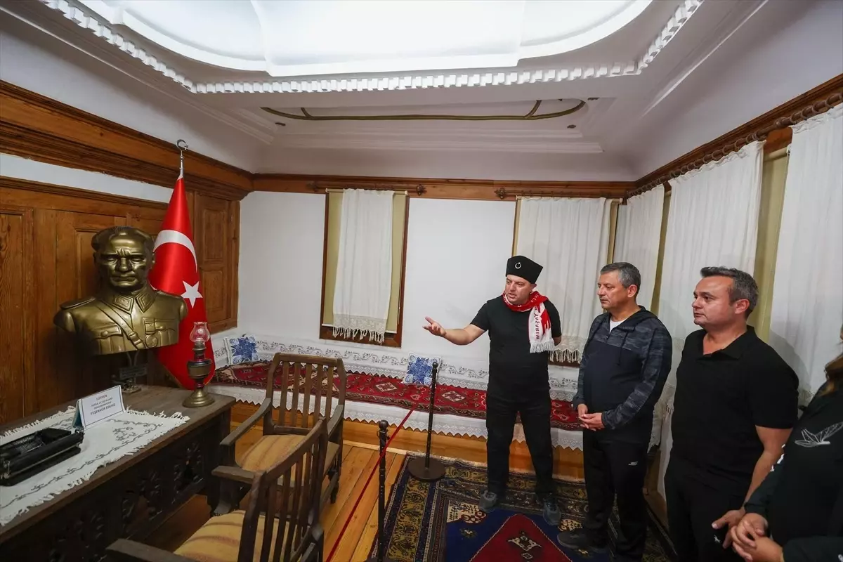 CHP Genel Başkanı Özgür Özel, Afyonkarahisar'da Ziyaretlerde Bulundu