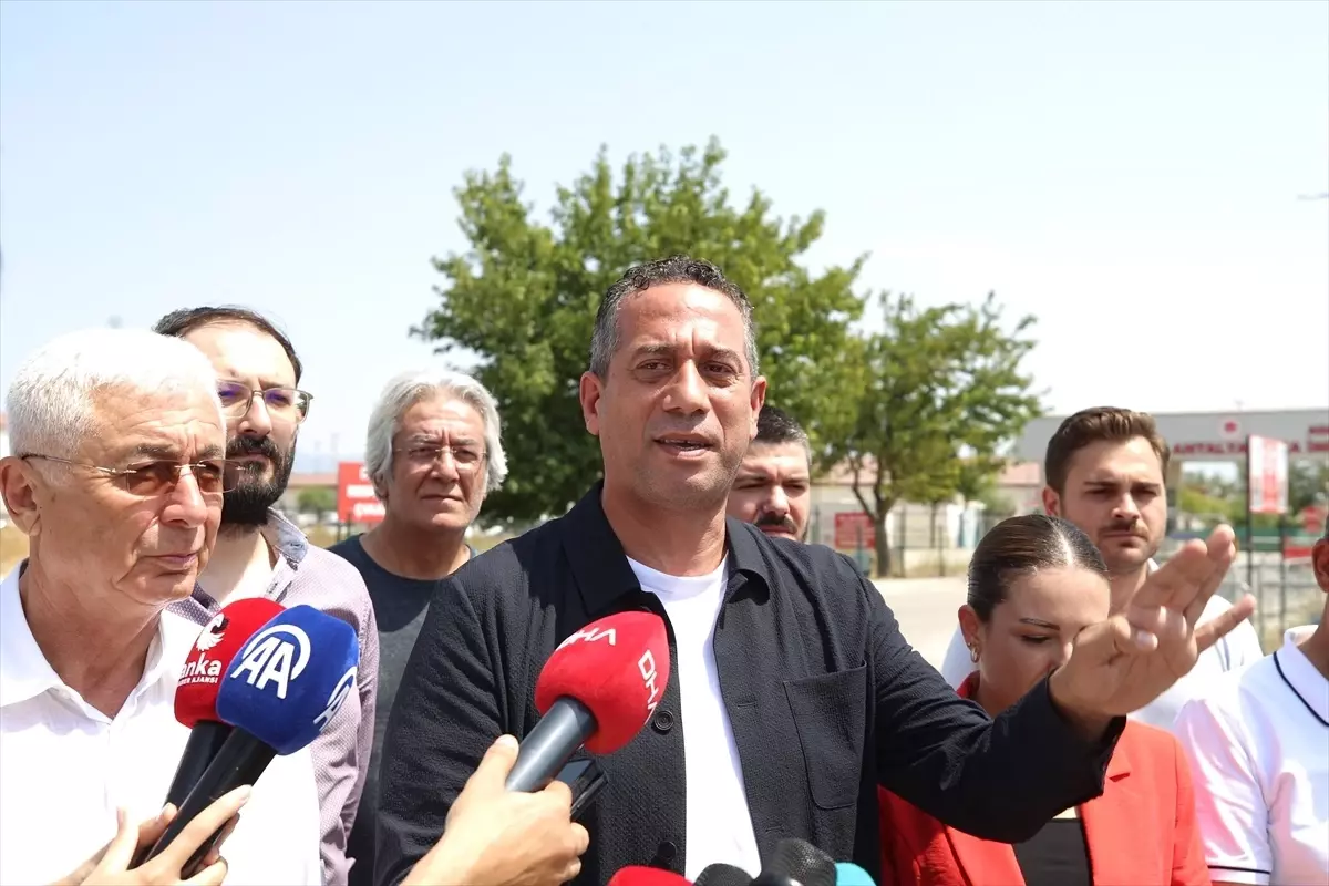 CHP'li Başarır, Tutuklu Başkan Böcek'i Ziyaret Etti