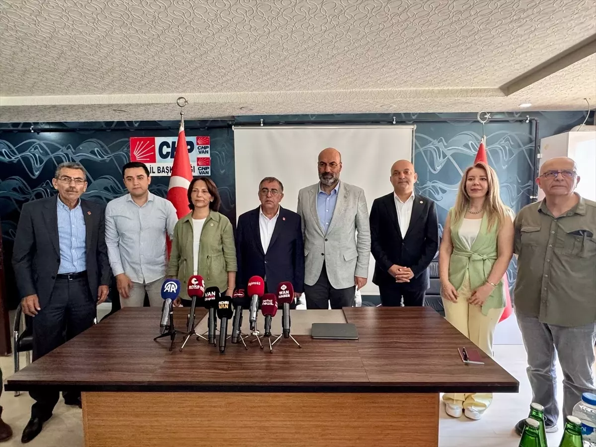 CHP Milletvekilleri Van'da Saha Çalışması Yapıyor