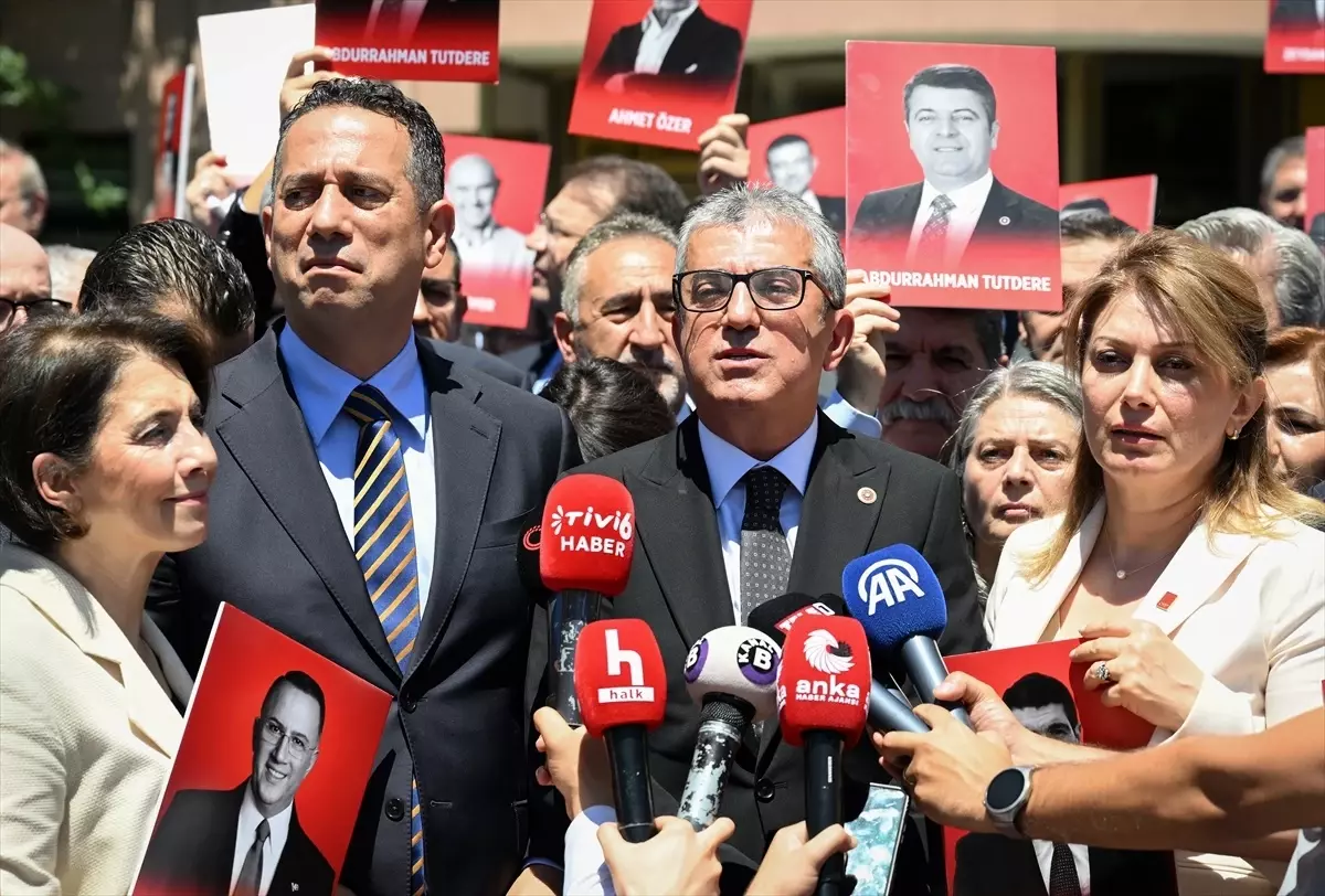 CHP Milletvekilleri Adalet Bakanlığına Yürüdü